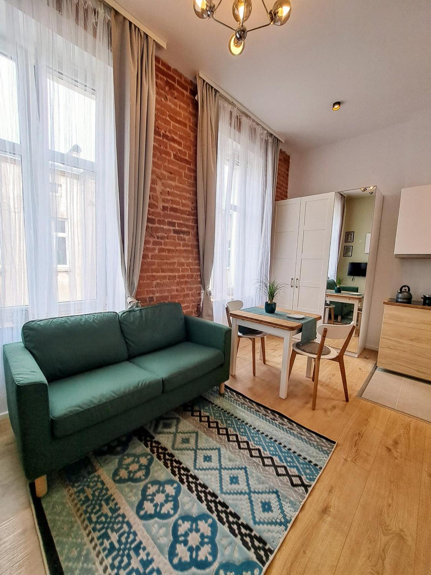 Mielczarskiego A Przy Manufakturze * Lodz (Lodz)