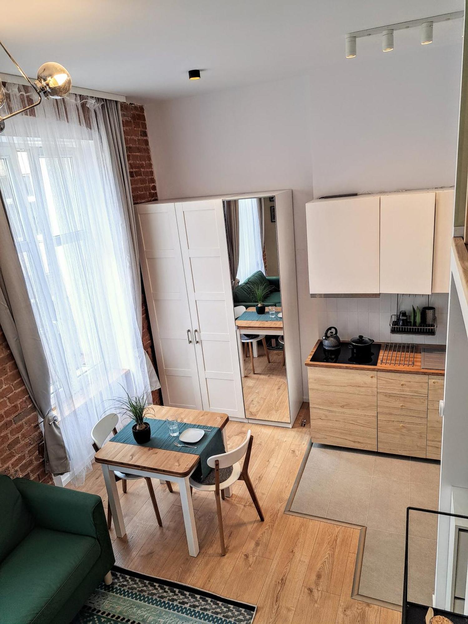 Mielczarskiego A Przy Manufakturze * Lodz (Lodz)